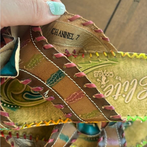 Corkys Elite Channel Hand Painted Leather Wedge Sandals Size 7 Artsy Boho Floral - Picture 3 of 8